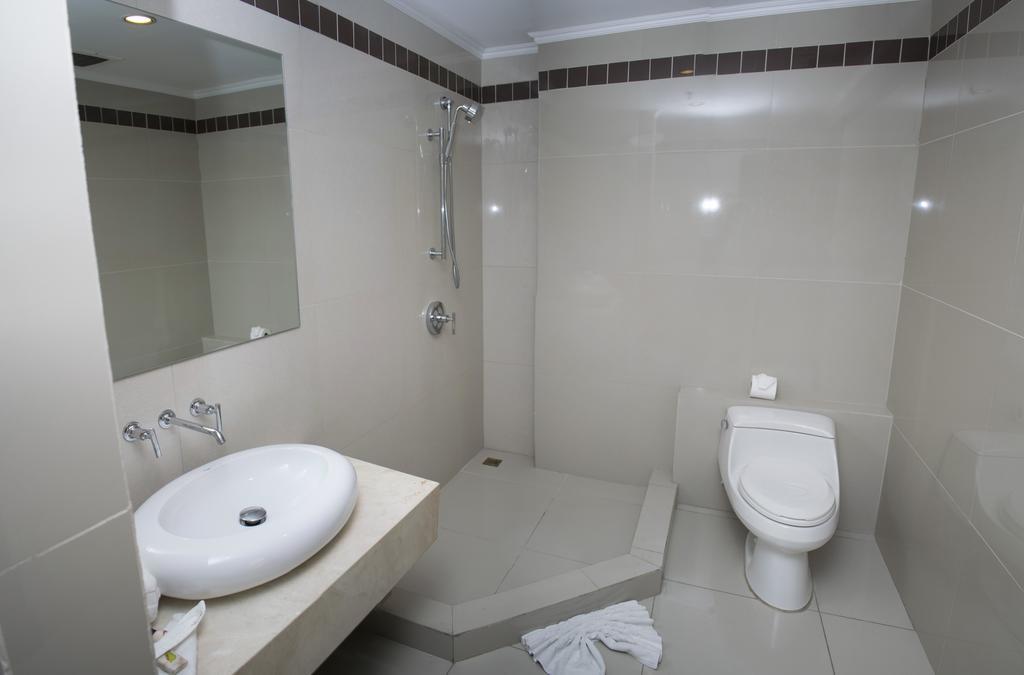 Torres Del Lago Suites And Apartments San Jose  Exterior photo