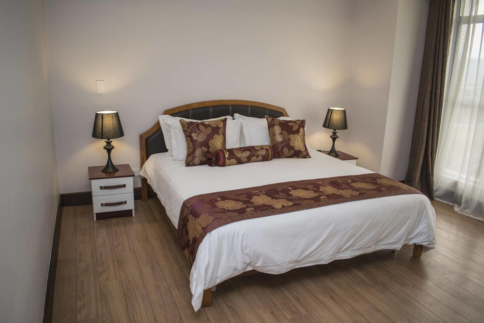 Torres Del Lago Suites And Apartments San Jose  Exterior photo