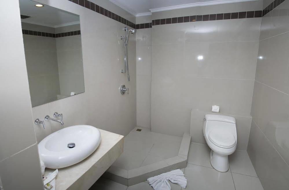 Torres Del Lago Suites And Apartments San Jose  Exterior photo