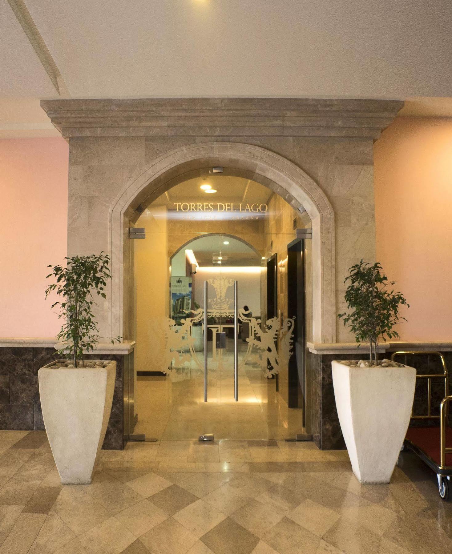 Torres Del Lago Suites And Apartments San Jose  Exterior photo